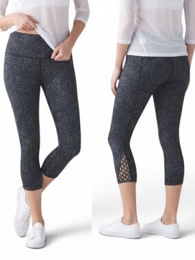 Lululemon True Self Crop Leggings Size 4 Black samba snake Print Cropped